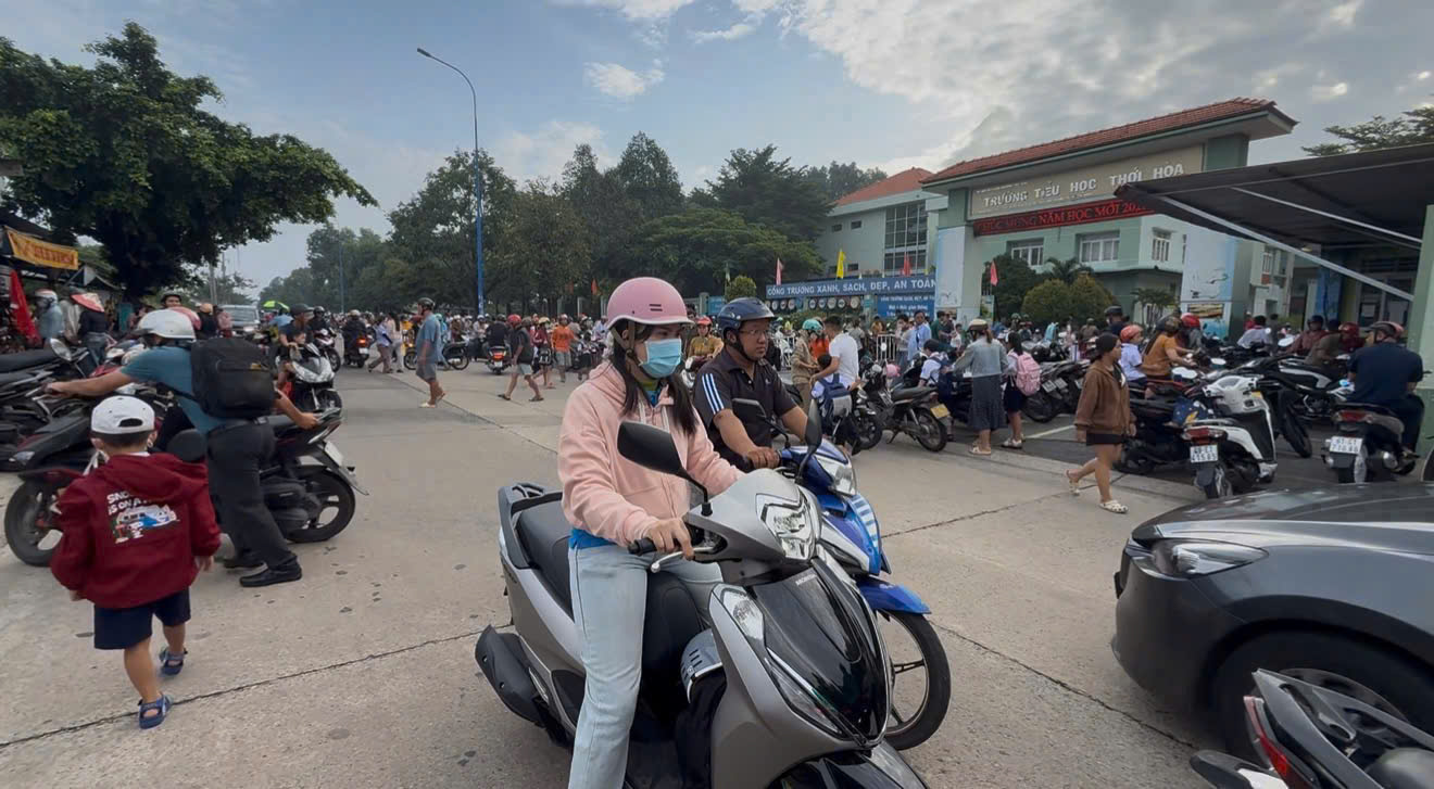 Trường tiểu học gần khu vực nhà mặt tiền ngã tư kinh doanh ở Bình Dương