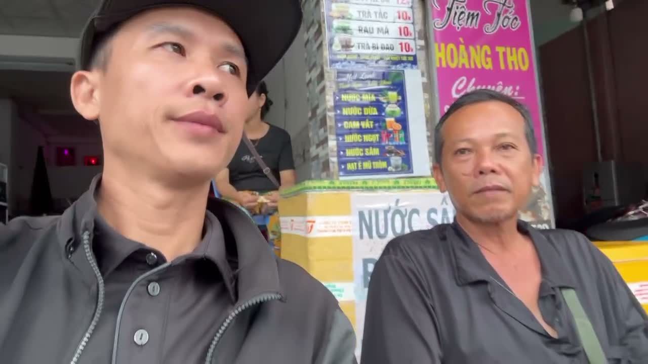 Phỏng vấn người đang thuê căn nhà mặt tiền 5m, 3 lầu ở góc ngã tư Mỹ Phước về giá thuê
