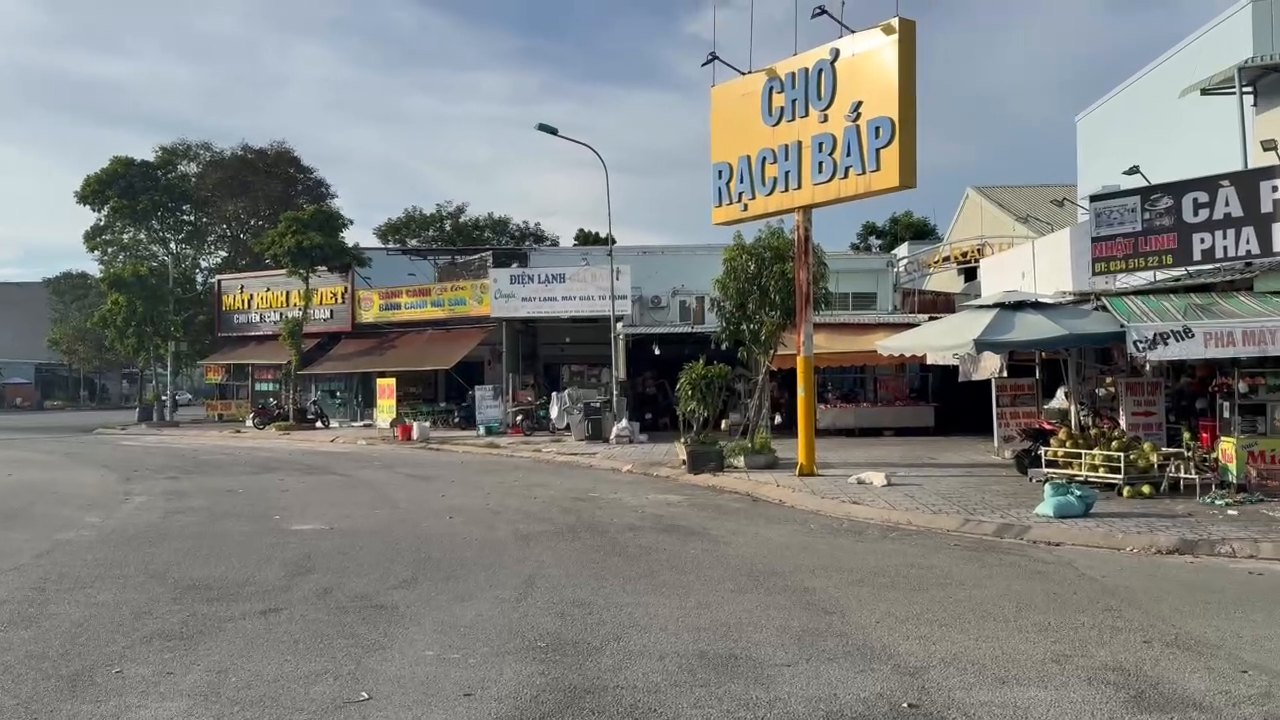 Chợ Rạch Bắp ở phường An Điền, Bến Cát, gần căn nhà 1 trệt 1 lầu