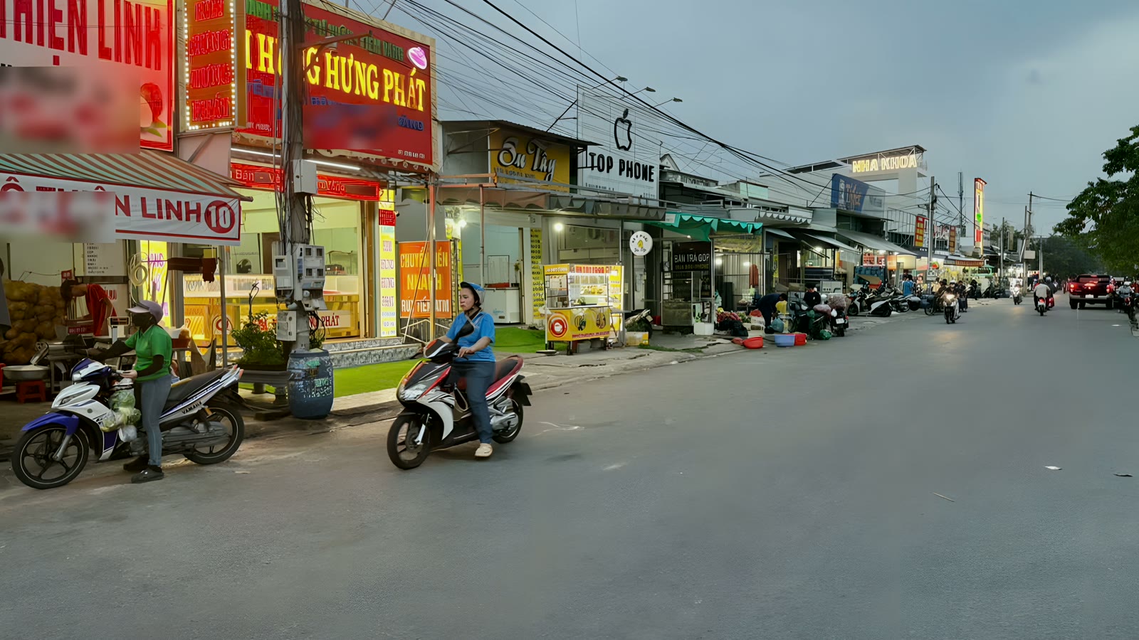 Mặt tiền đường nhựa 10 mét trước nhà, hai bên kinh doanh đông đúc gần ngã tư chợ Mỹ Phước