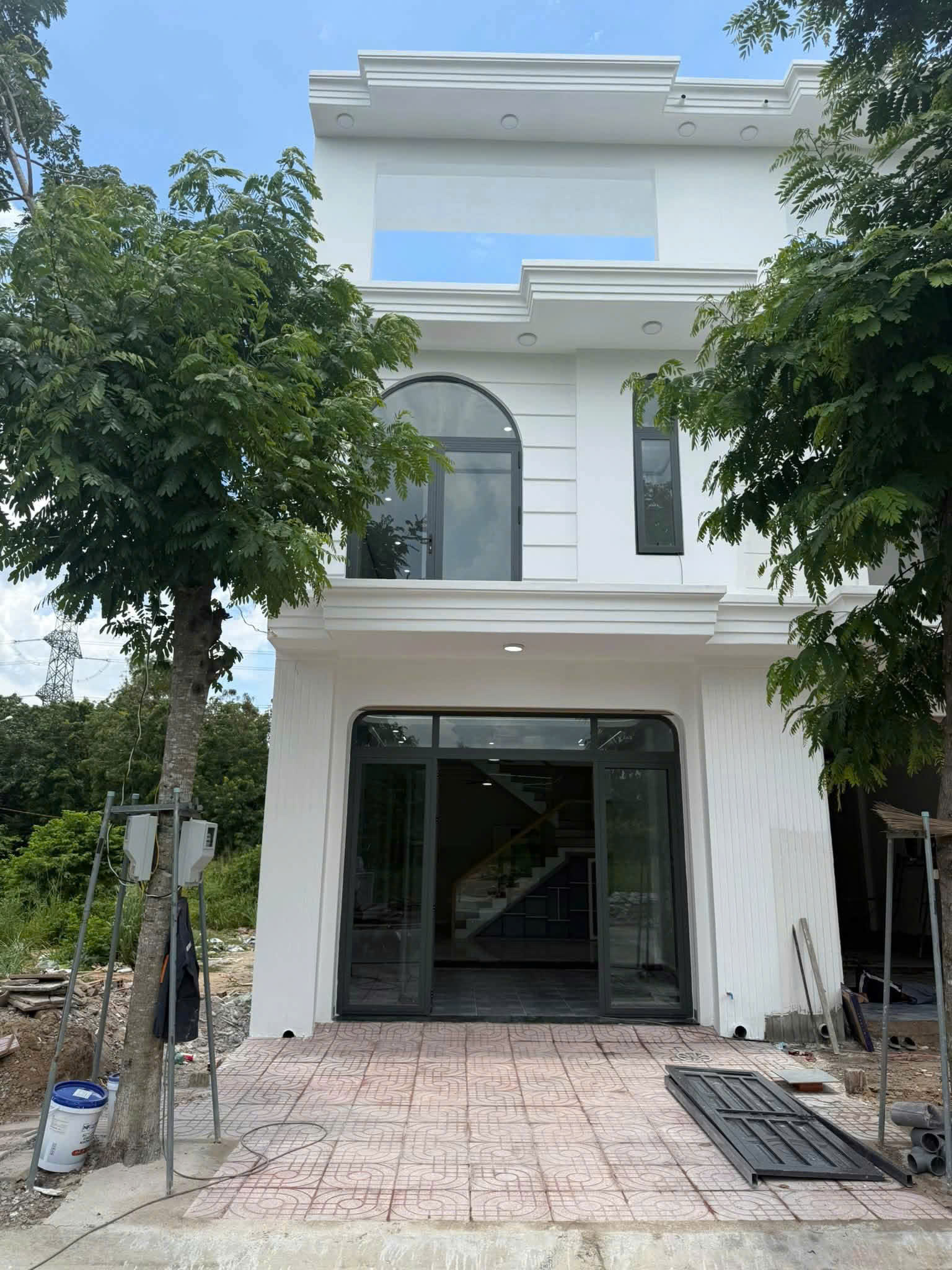 Mặt tiền nhà 1 trệt 1 lầu tân cổ điển trên trục chính ở An Điền, Bến Cát, gần KCN Rạch Bắp